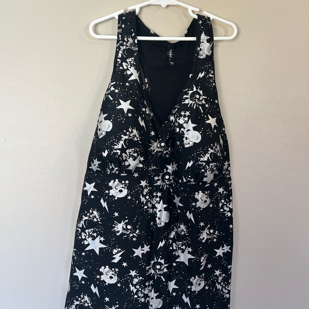 TORRID skull swim suit top and bottoms Black and White Star Pattern